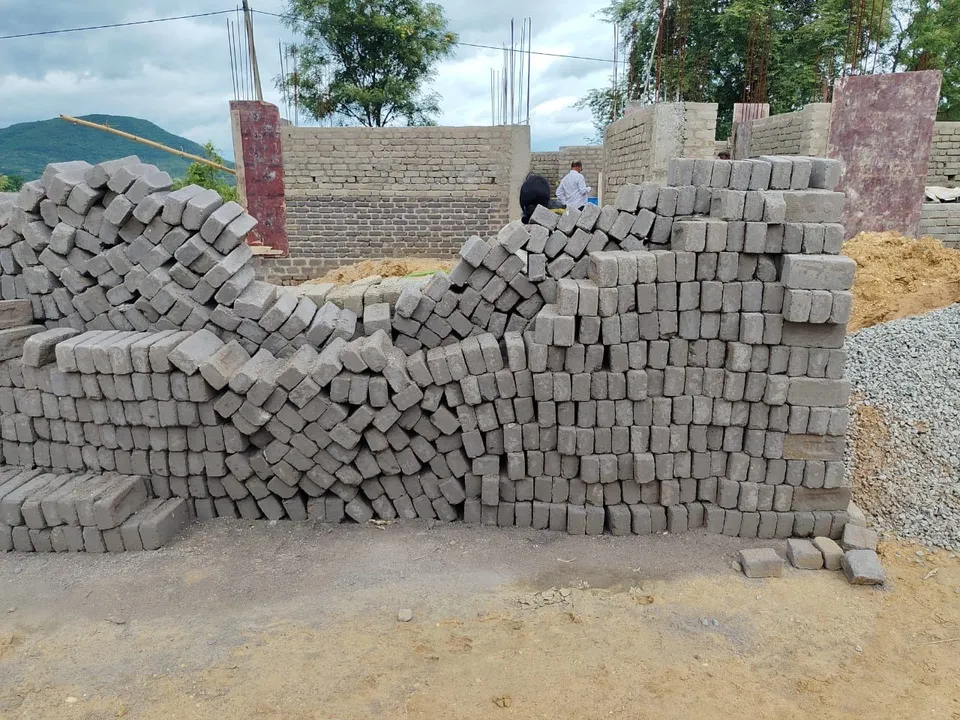  କୁଚିଣ୍ଡାରେ ବିନା ସୂଚନା ଫଳକରେ ନିମ୍ନମାନର ଜିପିଏଲଏଫ ଗୃହ ନିର୍ମାଣ ଅଭିଯୋଗ