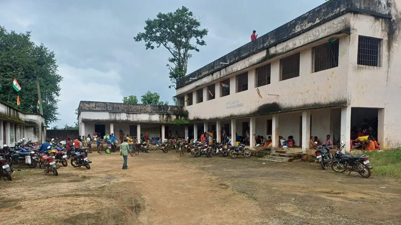  ୯୩୪ସ୍କୁଲର ପାଚେରୀ ନିର୍ମାଣ ଓ ଶିଶୁଙ୍କ ସୁରକ୍ଷା ଦୃଷ୍ଟି ଦେବାକୁ ଗଣଶିକ୍ଷା ବିଭାଗର ପ୍ରମୁଖସଚିବଙ୍କୁ ନିର୍ଦ୍ଦେଶ