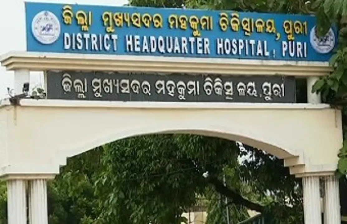  ଜଗନ୍ନାଥ ବଲ୍ଲଭ ପାର୍କିଂରେ ଅଘଟଣ: ଗାଡ଼ି ସହ ତଳକୁ ଖସିପଡ଼ିଲେ ଚାଳକ