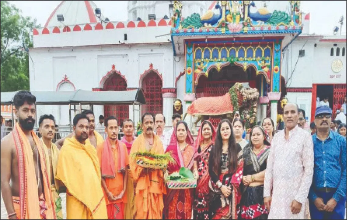  ଗଣପର୍ବ ନୂଆଁଖାଇ ପାଇଁ ବଢ଼ିଲା ପ୍ରସ୍ତୁତି: ସମଲେଶ୍ବରୀ ମନ୍ଦିରକୁ ଆସିଲା ନୂଆ ଧାନ, ଆଜି ପାର୍ଶ୍ବ ଦେବଦେବୀଙ୍କ ସିନ୍ଦୂରଲାଗି