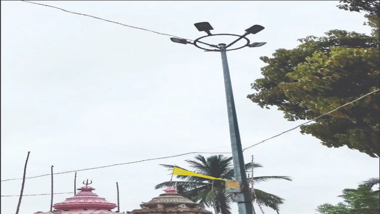  ଲକ୍ଷ ଲକ୍ଷ ଖର୍ଚ୍ଚ, ତଥାପି ଅଚଳ: ଗାଁ’ରେ ଷ୍ଟ୍ରିଟ୍‌ଲାଇଟ୍‌ରେ ଅବ୍ୟବସ୍ଥା, ପଞ୍ଚାୟତ ଉପରେ ୨ କୋଟି ବିଦ୍ୟୁତ୍‌ ବିଲ୍‌ ବାକି