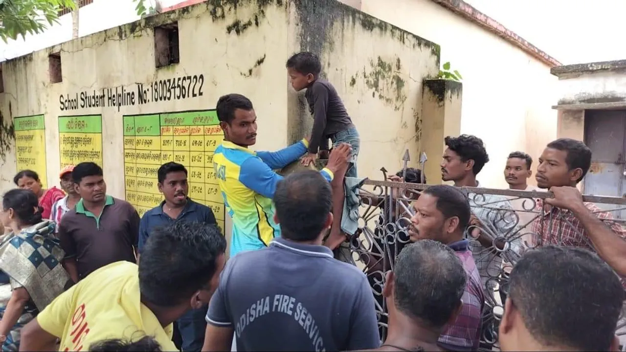  ଗଣେଶ ପୂଜାରେ ଅଘଟଣ , ତୃତୀୟ ଶ୍ରେଣୀ ଛାତ୍ର ଜଙ୍ଘରେ ଗଳିଗଲା ଫାଟକର ଲୁହା ରଡ଼
