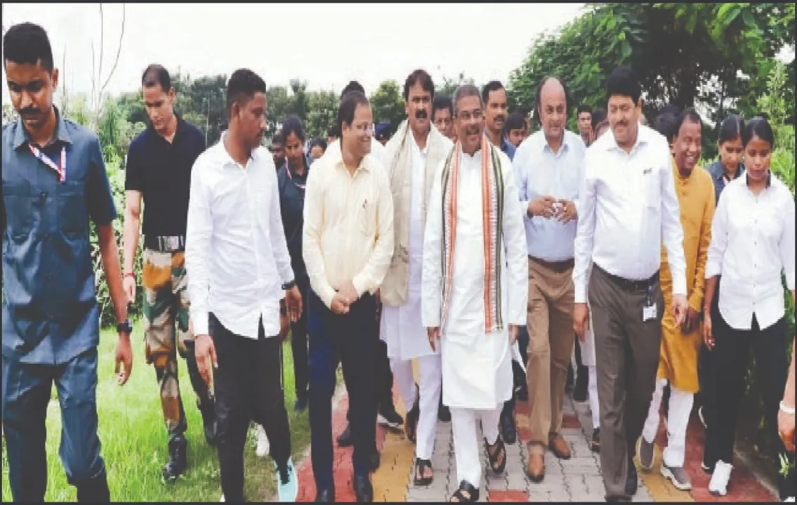  ଧର୍ମେନ୍ଦ୍ରଙ୍କ ଦ୍ବାରା ଅନୁଗୁଳ ଓ ଢେଙ୍କାନାଳରେ ବିଭିନ୍ନ ପ୍ରକଳ୍ପର ଶିଳାନ୍ୟାସ, ଉଦ୍‌ଘାଟନ