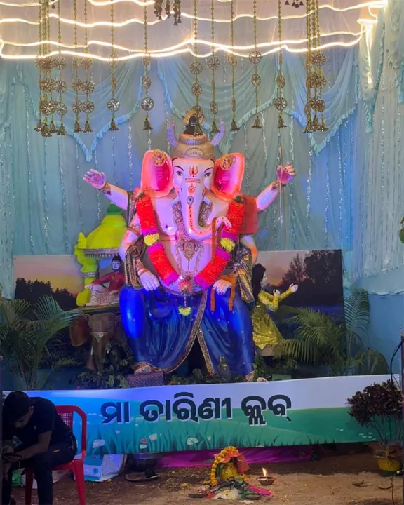  ପୂଜା ମାହୋଲରେ ଝୁମୁଛି ଭୁବନେଶ୍ବର