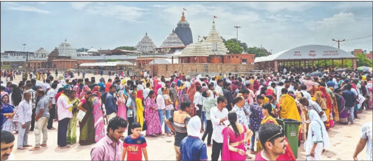  ସାଧାରଣ ଭକ୍ତଙ୍କୁ ଉପେକ୍ଷା କରିବାକୁ ୭ ବର୍ଷ ତଳୁ ଷଡ୍‌ଯନ୍ତ୍ର: ଧାଡ଼ି ଦର୍ଶନ ନେଇ ବିବାଦ ବଢ଼ୁଛି