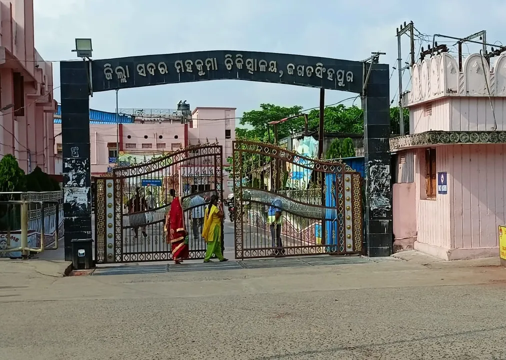  ଆମ୍ବୁଲାନ୍ସରେ ଅକ୍ସିଜେନ ସରିଯିବାରୁ ଚାଲିଗଲା ମହିଳା ରୋଗୀଙ୍କ ଜୀବନ