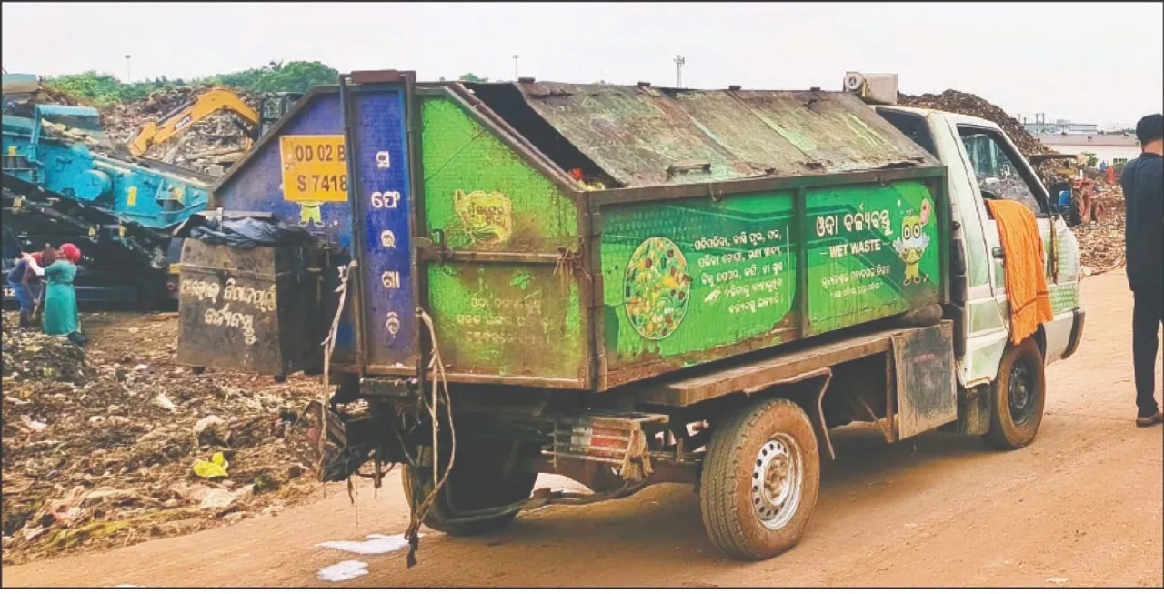  ସୈନିକ ସ୍କୁଲ ନିକଟ ଅଳିଆଗଦା ପ୍ରସଙ୍ଗ: ବିଏମ୍‌ସିକୁ ଏସ୍‌ପିସିବି ଛାଟ, ୩ ସୁଦ୍ଧା ରିପୋର୍ଟ ଦେବାକୁ ନିର୍ଦ୍ଦେଶ