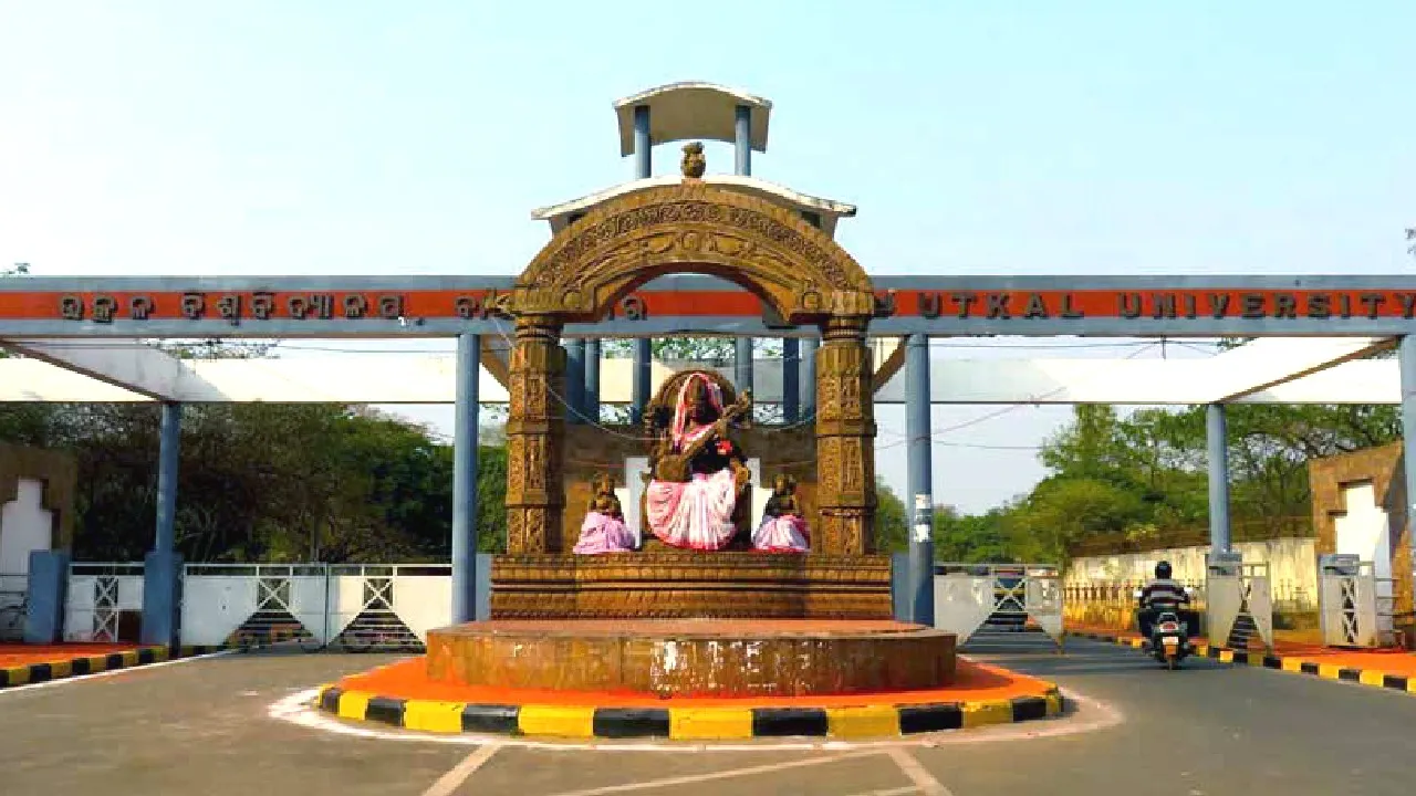  ଉତ୍କଳ ବିଶ୍ବବିଦ୍ୟାଳୟରେ ଉତ୍ତେଜନା: ଛାତ୍ରବାସ ଫାଟକରେ ଝୁଲିଲା ତାଲା