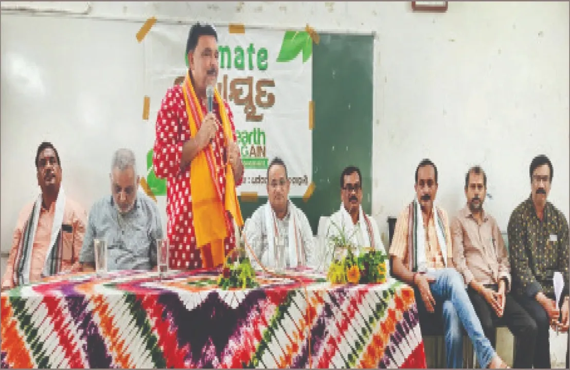  ପରିବାର ଲୋକଙ୍କ ନାମରେ ଗୋଟିଏ ଲେଖାଏଁ ଗଛ ଲଗାନ୍ତୁ: ସୁଧୀର ରଞ୍ଜନ