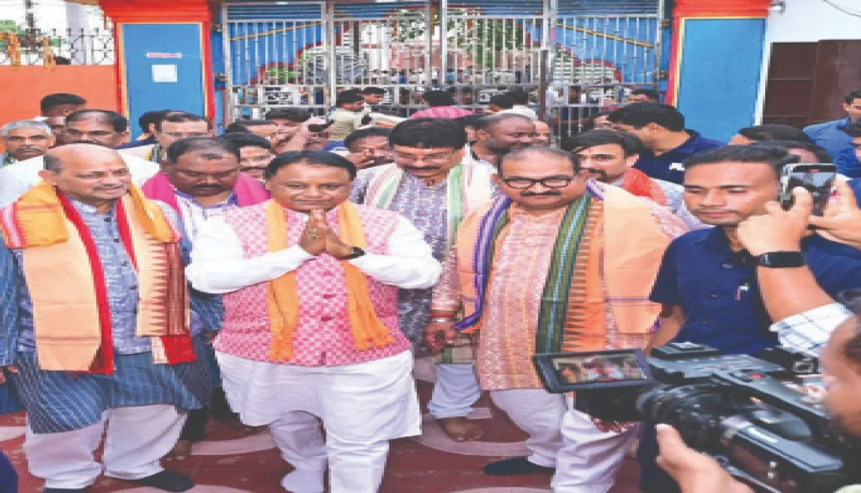  ଶିଳ୍ପ କରିଡର୍‌ ହେବ ପୂର୍ବରୁ ପଶ୍ଚିମ: ‘ଜିଁଛୁ ବେଲ୍‌କେ ଆସ ଭାଇବନ୍ଧୁ ହେମା ନୂଆଁଖାଇ ଭେଟ୍‌’