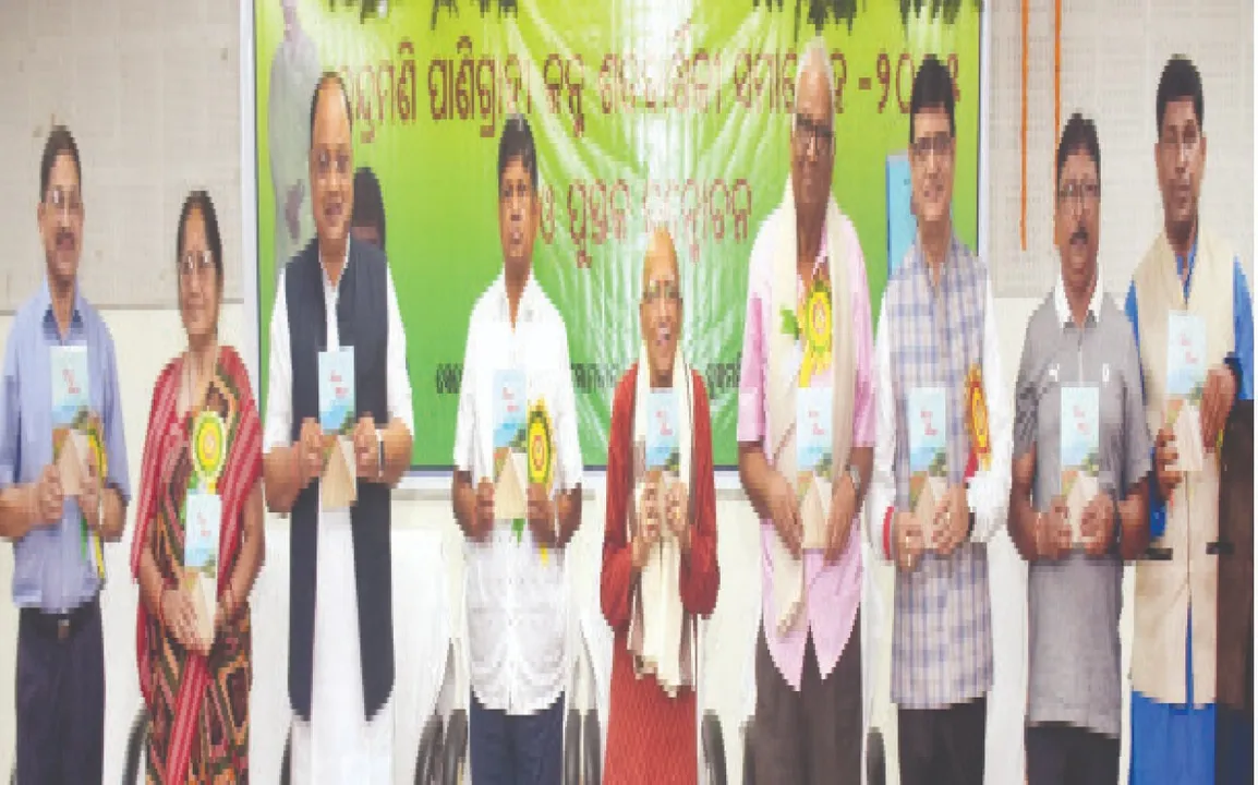  ମନୋରଂଜନ ପାଣିଗ୍ରାହୀଙ୍କ ପୁସ୍ତକ ‘ବିତତ ବୀଥିକା’ ଉନ୍ମୋଚିତ: ଶିକ୍ଷକମାନେ ଦେଶର ଶ୍ରେଷ୍ଠ ସମ୍ପଦ