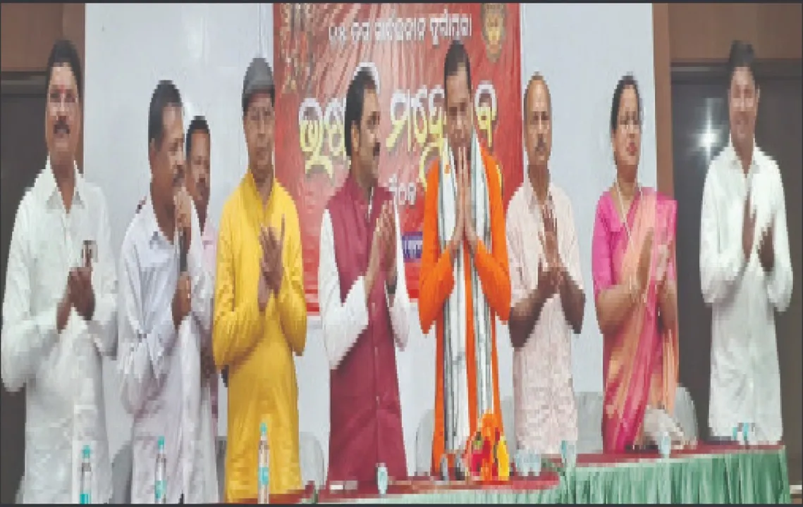  ଉତ୍ତର ଭୁବନେଶ୍ବର‌ରେ ଭସାଣି ରାଜନୀତି: ପୂଜାମଣ୍ଡପକୁ ଏକାଠି କରୁଛି ବିଜେପି