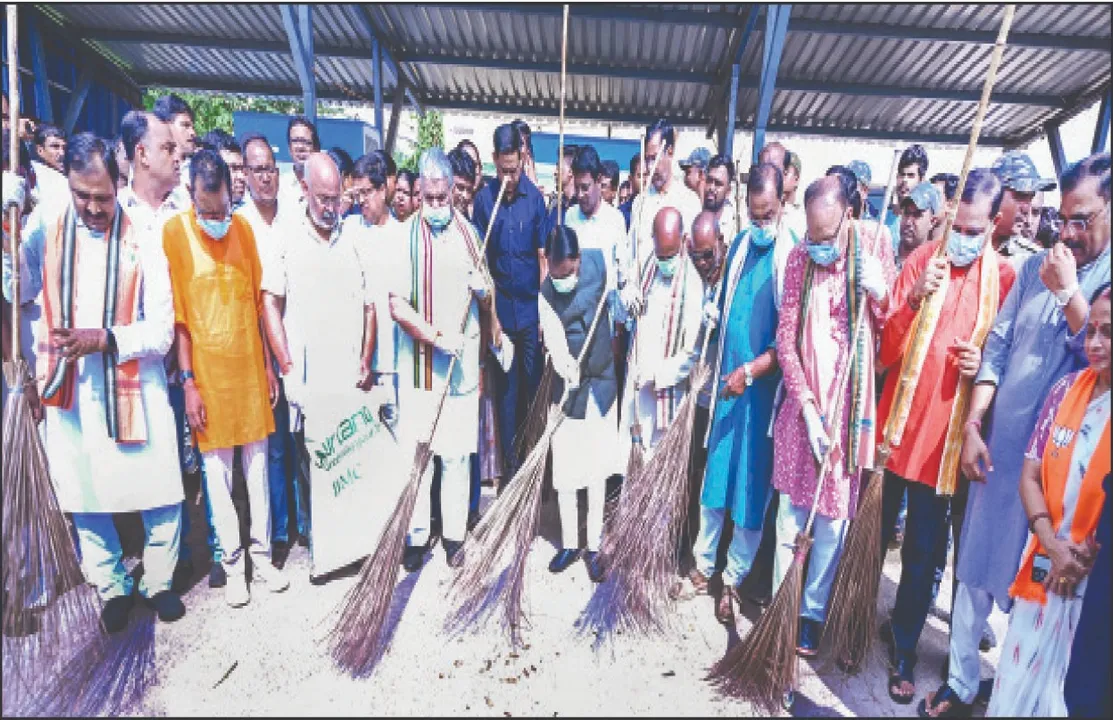  ମୋଦୀଙ୍କ ଜନ୍ମଦିନକୁ ଆଡ଼ମ୍ବରରେ ପାଳିଲା ବିଜେପି