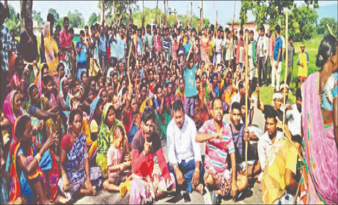  ଜଙ୍ଗଲ ସୁରକ୍ଷା ଆଳରେ ବନ ବିଭାଗର ଜୁଲମ!: ଆନ୍ଦୋଳନକୁ ଓହ୍ଲାଇଲେ ୨ ହଜାର ଆଦିବାସୀ