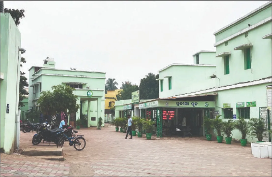  ଗୋଷ୍ଠୀ ସ୍ୱାସ୍ଥ୍ୟକେନ୍ଦ୍ରରେ ଡାକ୍ତର ଅଭାବ