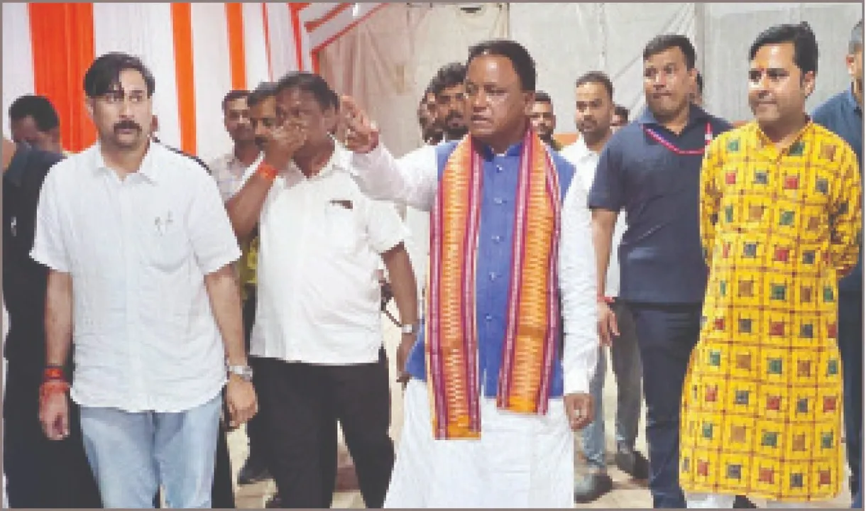  ଦିନକ ପରେ ପ୍ରଧାନମନ୍ତ୍ରୀଙ୍କ ଗସ୍ତ: ଝାରସୁଗୁଡ଼ାରେ ମୁଖ୍ୟମନ୍ତ୍ରୀଙ୍କ ସମୀକ୍ଷା