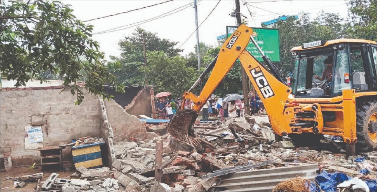  ତାରିଣୀ ବସ୍ତିରୁ ଜବରଦଖଲ ଉଚ୍ଛେଦ