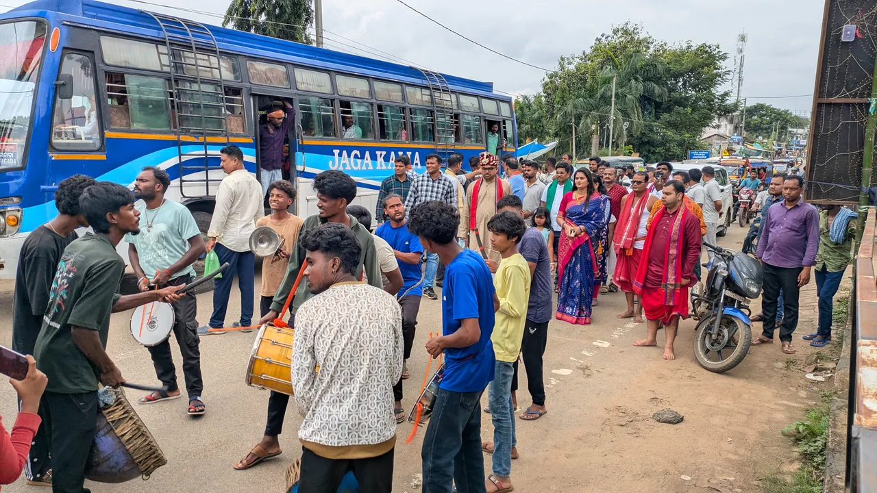  ସର୍ବଧର୍ମ ସମନ୍ବୟରେ ଜିଲ୍ଲା ପୁଲିସ ଦୁର୍ଗାପୂଜା: ବେଲବରଣ କଲେ ଏସ୍‌ପି
