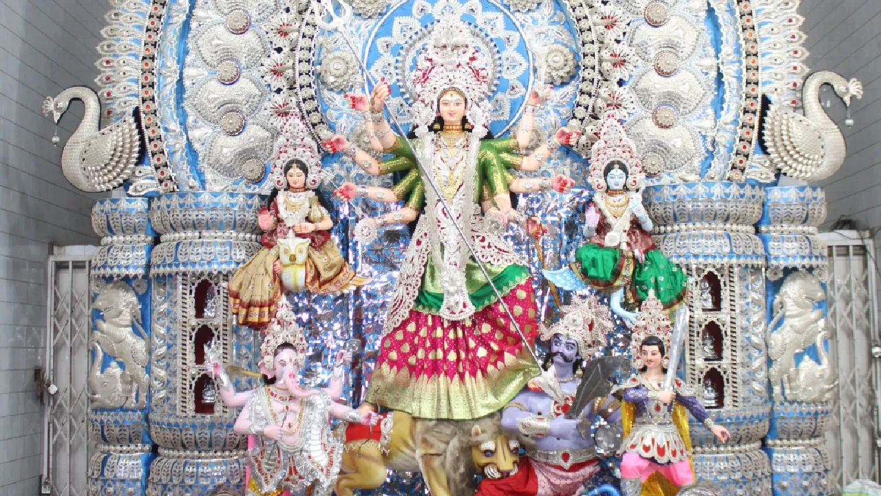  କଟକରେ ଦୁର୍ଗାପୂଜା: ‌ଚାନ୍ଦିମେଢ଼ରେ ମାଆ