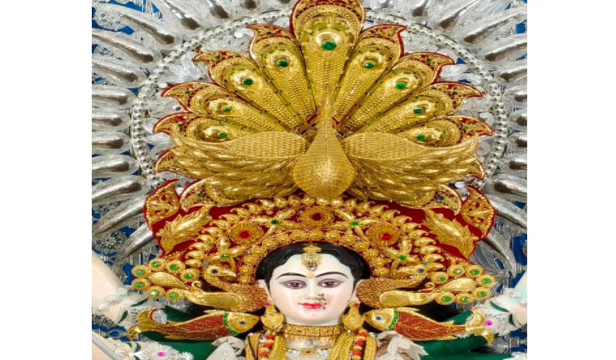  ଝଲସୁଛି ରୌପ୍ୟନଗରୀ: ୩୬ ଚାନ୍ଦି ମେଢ଼, ୧୧ ମଣ୍ଡପରେ ସୁନା