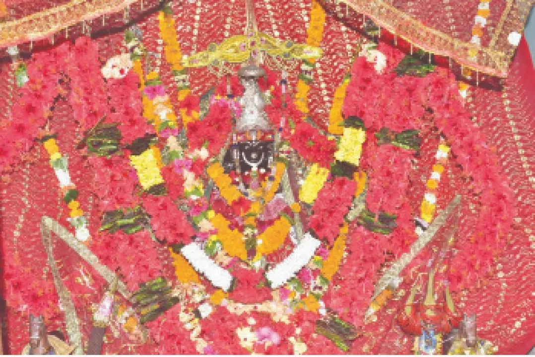  ଭୋଗରେ ଲାଗିହୁଏ ତୁଳସୀ ଓ ବେଲପତ୍ର