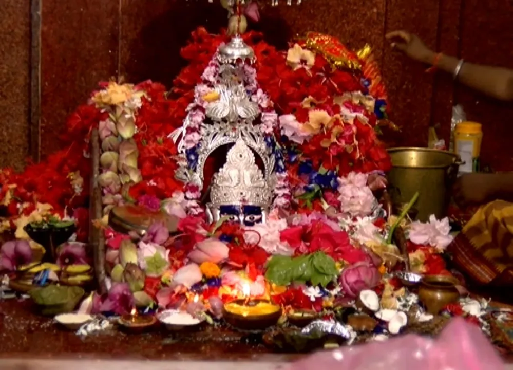  ପାର୍ବଣରେ ଚଳଚଞ୍ଚଳ ତୁଷୁରା ସମଲେଇ ପୀଠ