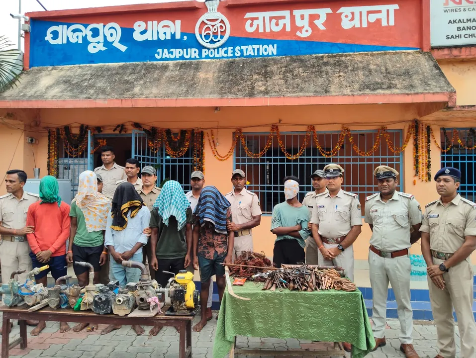  ସ୍ପଷ୍ଟ ଦିବାଲୋକରେ ଏନସି କଲେଜରୁ ଲୁଟ ଘଟଣା: ୬ ଲୁଟେରା ଗିରଫ, ବହୁ ଚୋରି ସାମଗ୍ରୀ ଜବତ