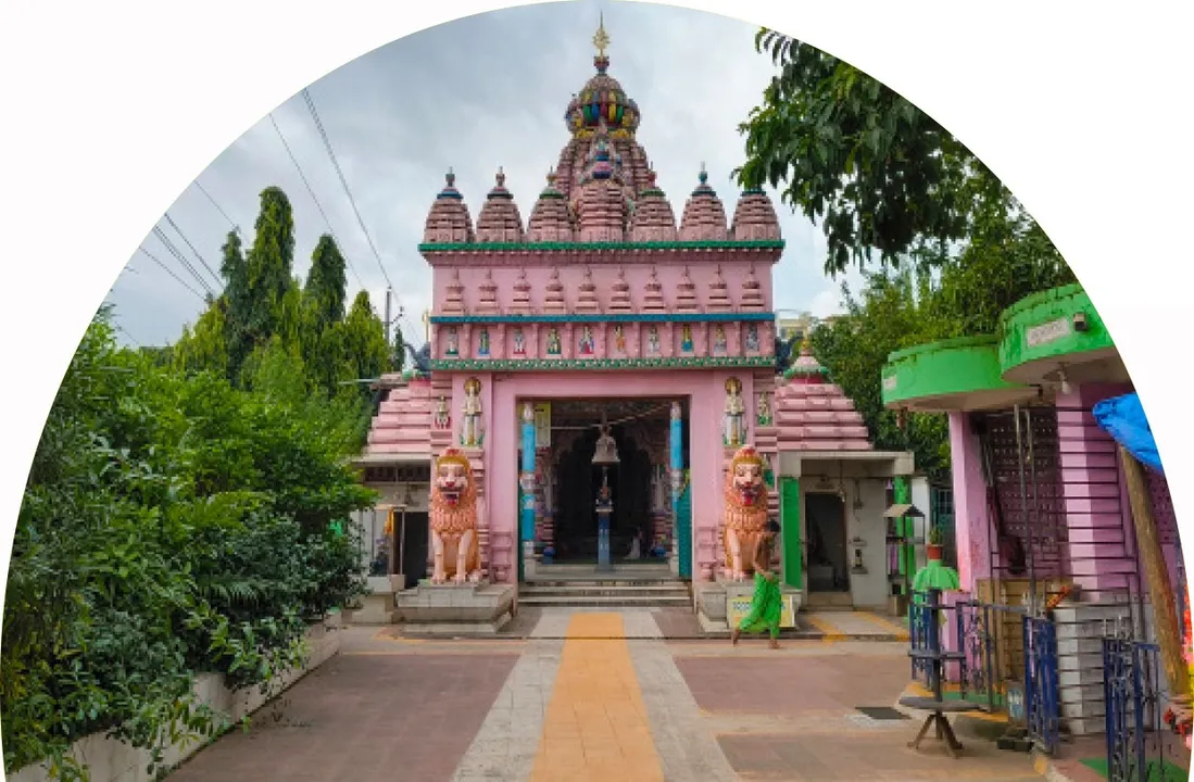  ମନ୍ଦିର ମୁଖ୍ୟ କବାଟର ଦଶାବତାର ଓ ନବଗ୍ରହଙ୍କ ଚିତ୍ତାକର୍ଷକ କାରୁକାର୍ଯ୍ୟ