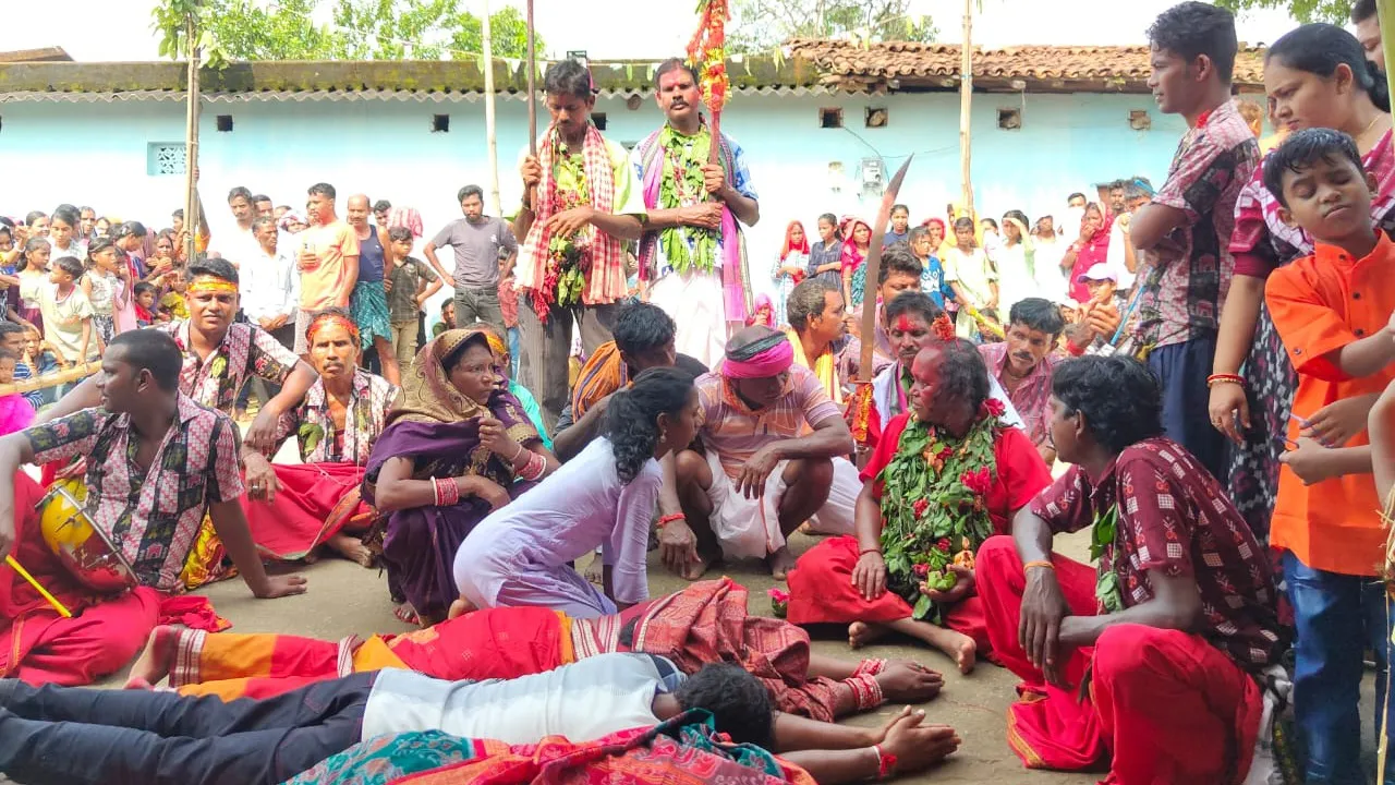  ମାଁ ସମଲେଶ୍ବରୀ ଯାତ୍ରା ଉତ୍ସବରେ ଯୋଗଦେଲେ ମନ୍ତ୍ରୀ