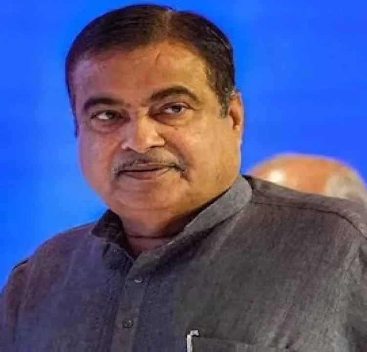  ୬ ମାସରେ ପେଟ୍ରୋଲ୍‌ ଗାଡ଼ି ଦାମ୍‌ରେ ମିଳିବ ଇଭି