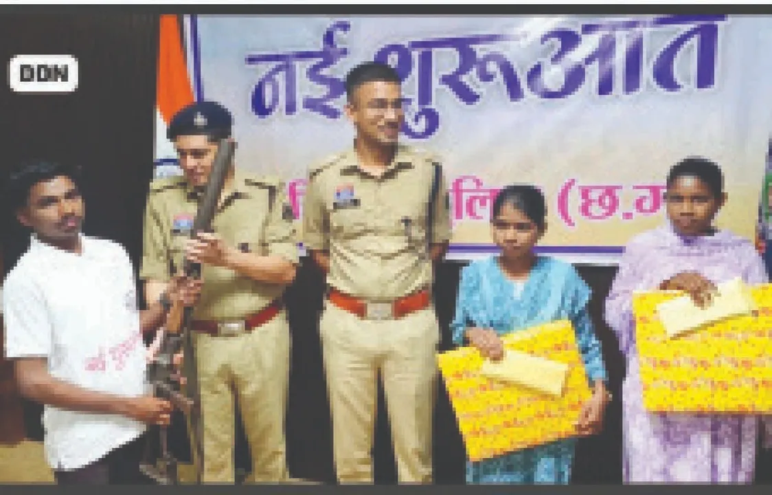  ୩ ମାଓବାଦୀଙ୍କ ଆତ୍ମସମର୍ପଣ