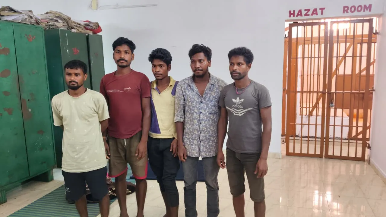  ବିଦ୍ୟାଳୟରୁ ଚୋରି ଓ ଆସବାବପତ୍ର ପୋଡ଼ି, ୫ ଅଭିଯୁକ୍ତଙ୍କୁ ବାନ୍ଧିଲା ପୁଲିସ