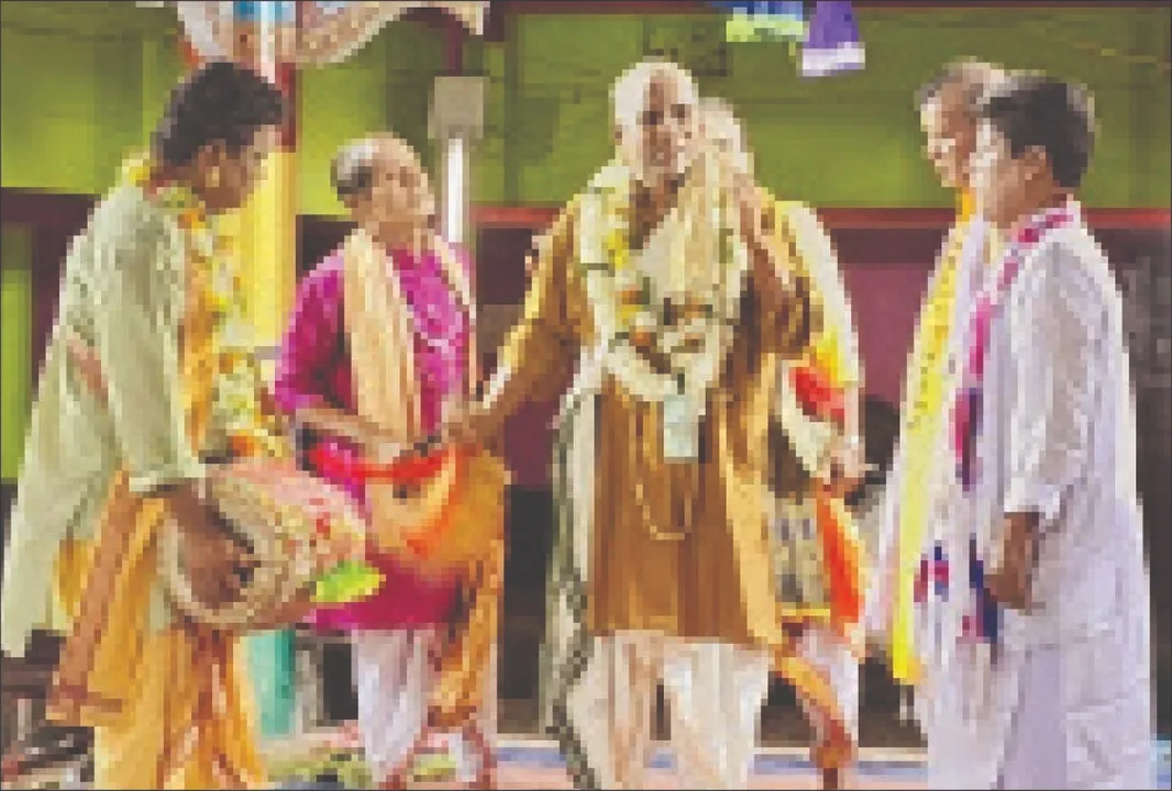  ମା’ ବାଟଭୁଆସୁଣୀଙ୍କ ପୀଠରେ ଜମୁଛି ବାଦୀପାଲା କମିନି ପ୍ରାଚୀନ ପାଲା କଳାର ଆଦର