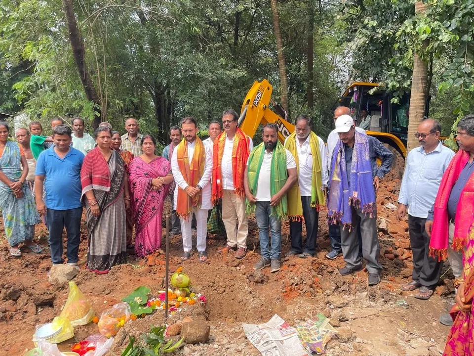  ଅତିରିକ୍ତ ଶ୍ରେଣୀଗୃହର ଶୁଭ ଦେଲେ ପାରଳାଖେମୁଣ୍ଡି ବିଧାୟକ