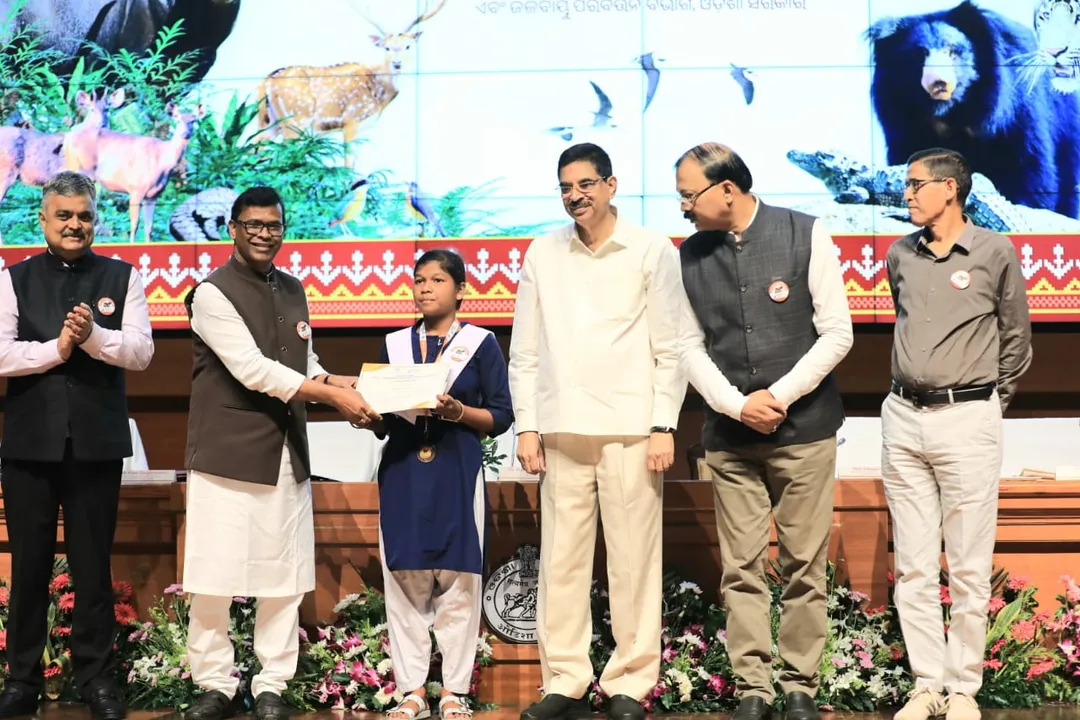  ରାଜ୍ୟସ୍ତରୀୟ ଚିତ୍ରାଙ୍କନରେ ପୁରସ୍କୃତ ହେଲେ ଠାକୁରମୁଣ୍ଡାର ଛାତ୍ରୀ ଚାନ୍ଦୁ ହୋ