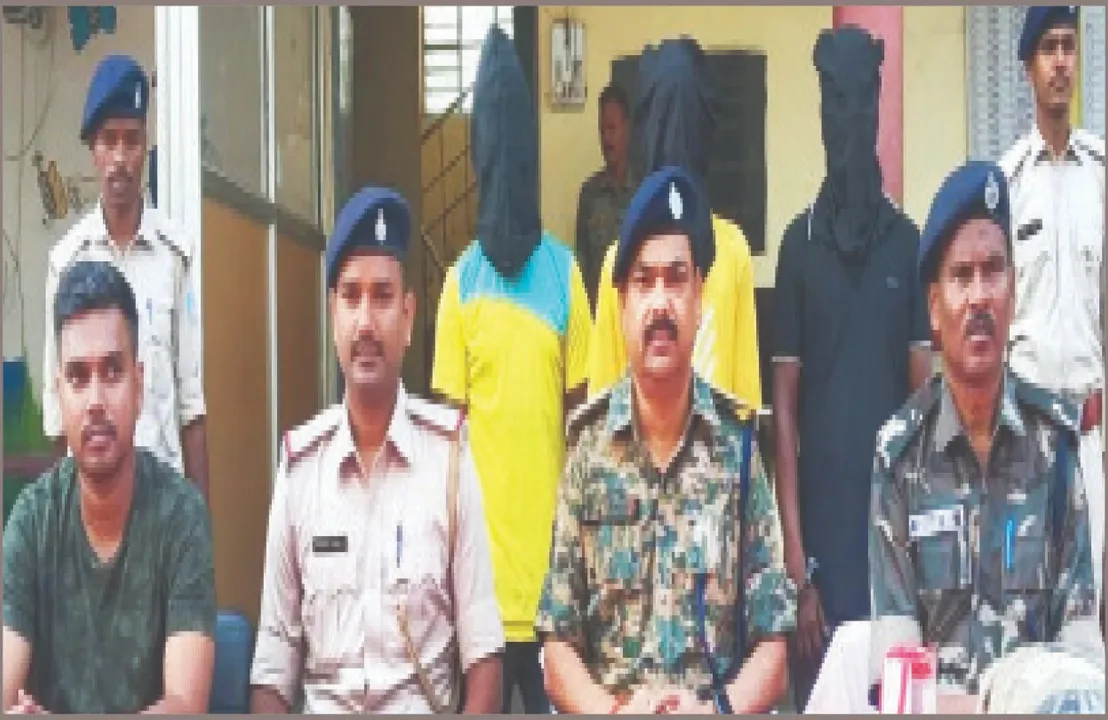  ୩ ମାଓବାଦୀ ଗିରଫ, ମାରଣାସ୍ତ୍ର ଜବତ