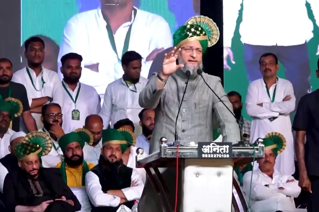  Aswaddin Owaisi in a public Meeting(File) Photograph: (@asadowaisi) 