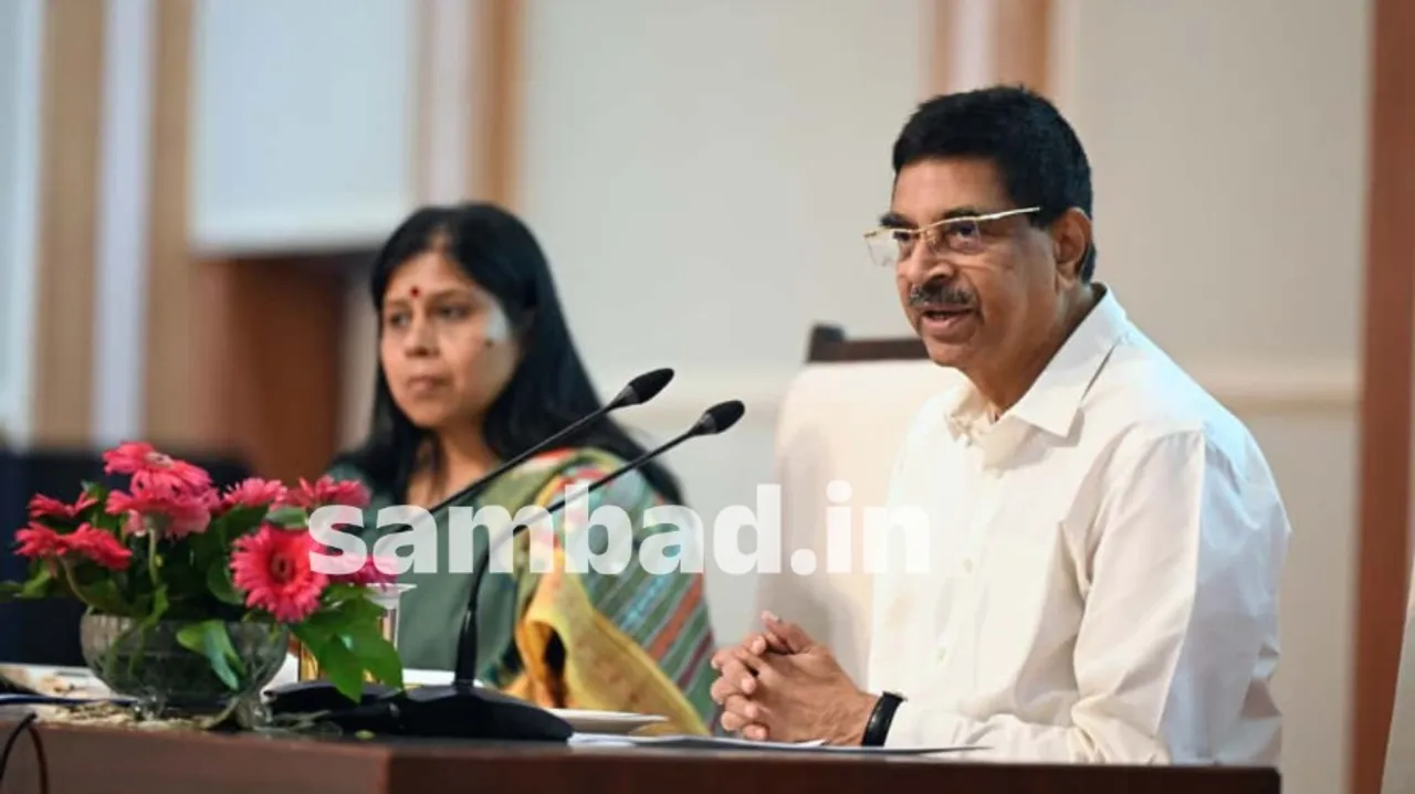  Special interaction of Governor Dr. Hari Babu Kambhampati at Raj bhavan of Odisha. Photograph: (sambad.in) 