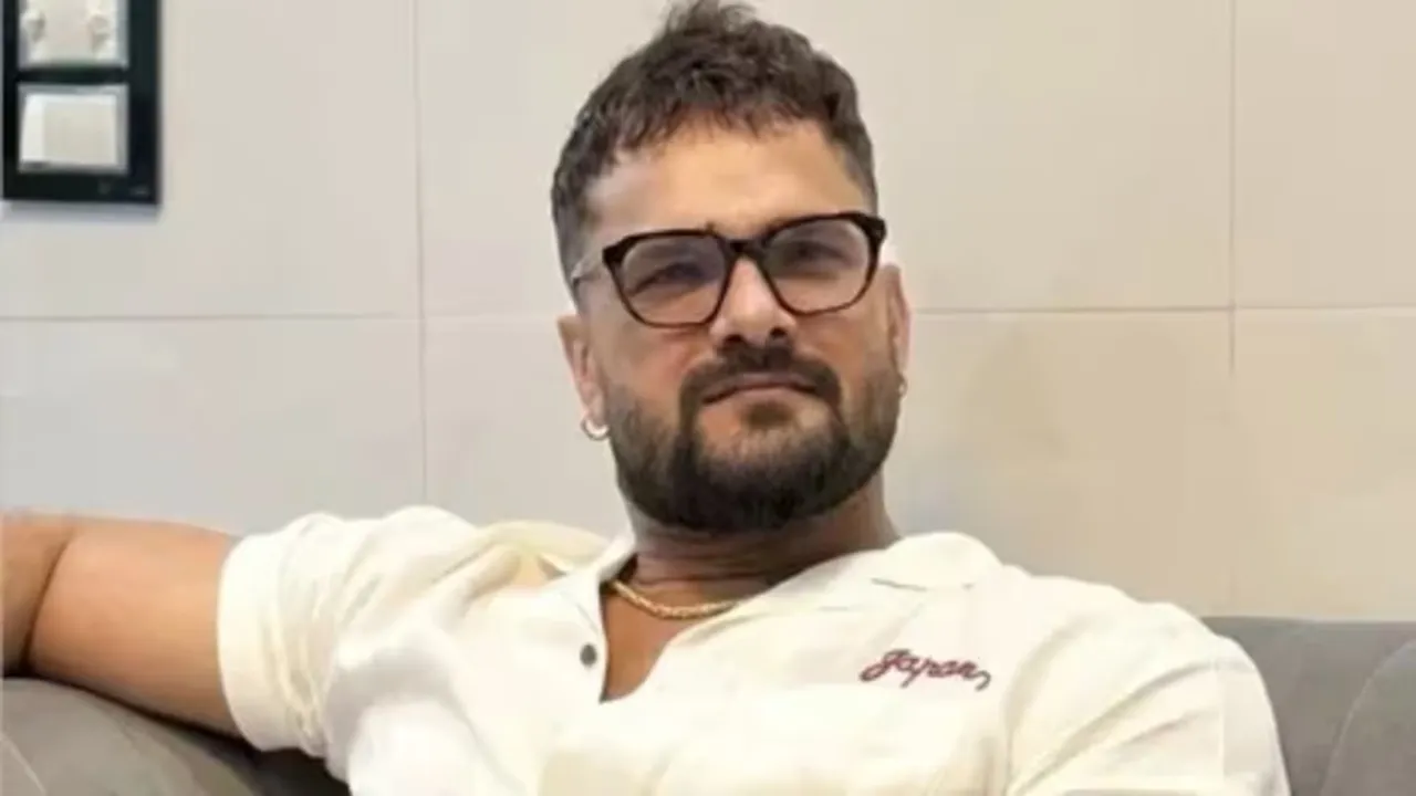  Khesari Lal Yadav Net Worth Photograph: (Instagram @Khesarilalyadav) 