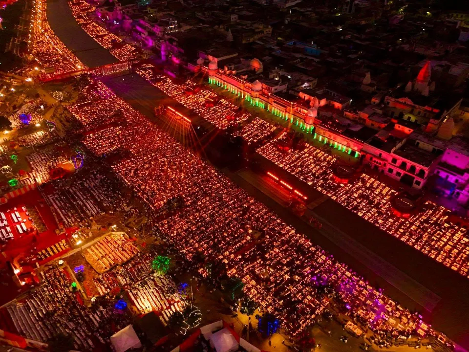  26,17,215 diyas lit up the sacred Saryu Ghat Photograph: (@TVG_BJP) 