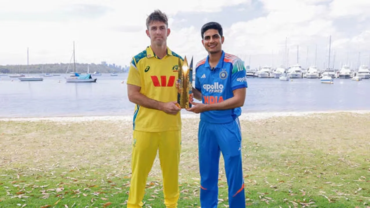 Australia opt to bowl Photograph: (@BCCI X) 