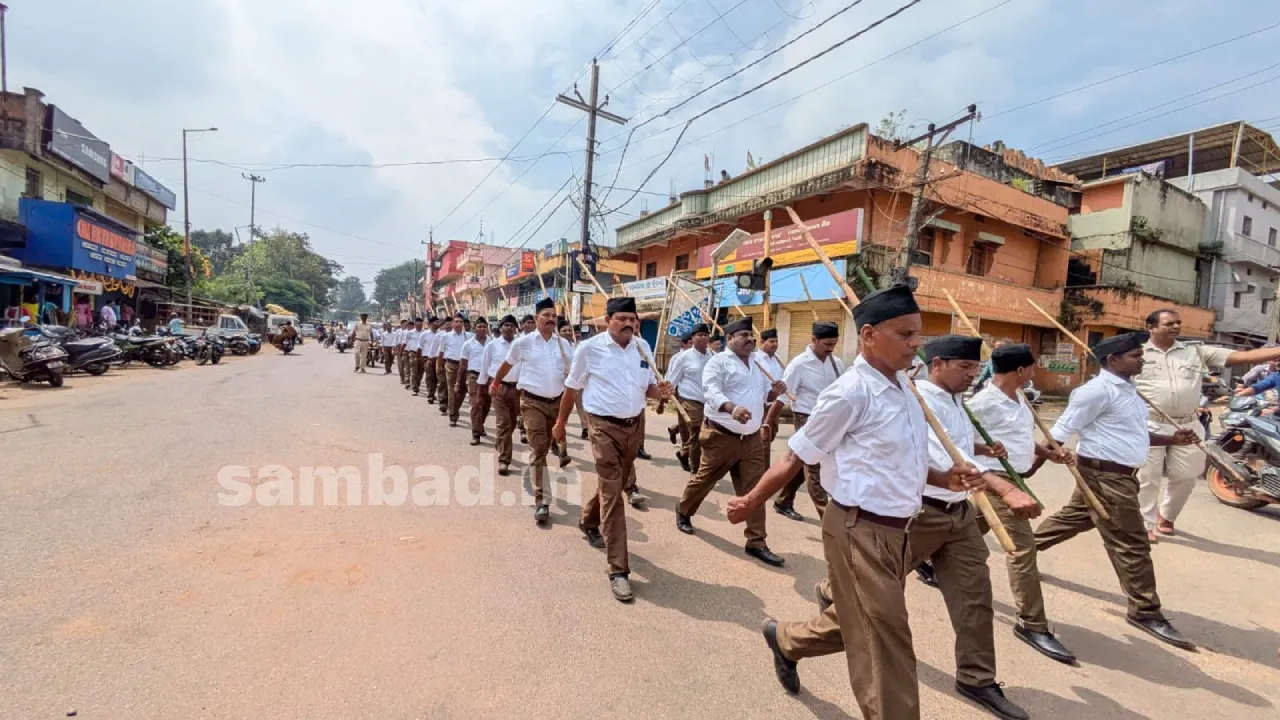  RSS workers march in Nabarnagpur/ Photograph: (sambad.in) 