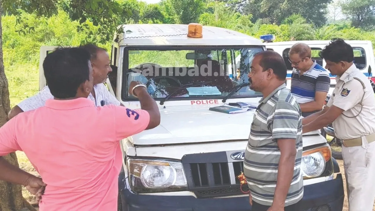  After dead body recovered police investigation. Photograph: (sambad.in) 