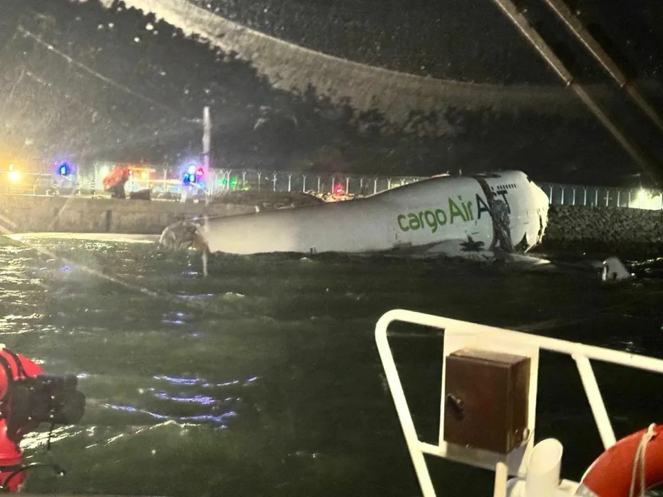  Cargo Flight Accident in Hongkong Photograph: (@ConflictTR) 