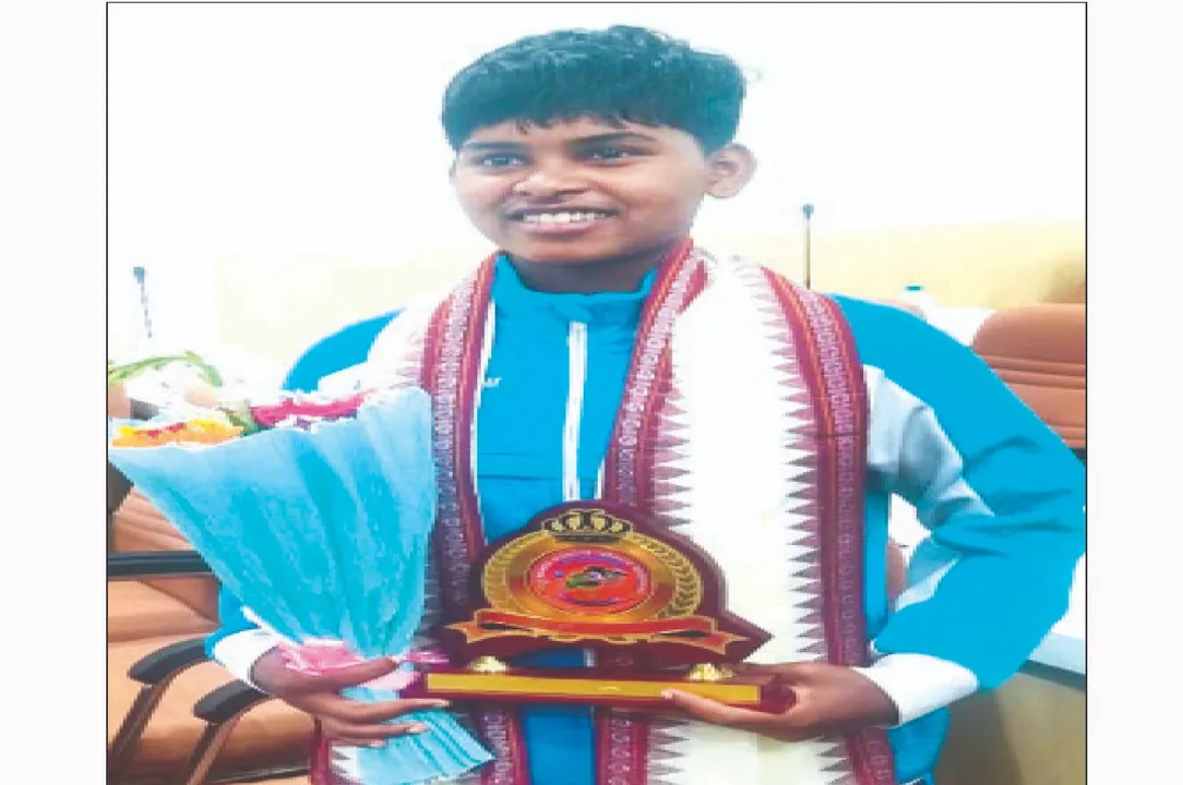  କୁଆରମୁଣ୍ଡାର ଫୁଟ୍‌ବଲ୍‌ କଢ଼ି ‘ରିତୁ’