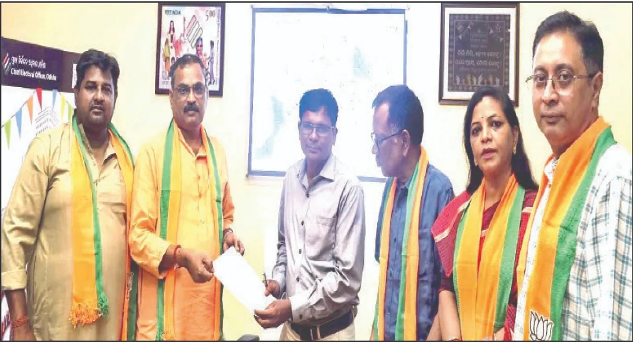  ‘ସତ୍ୟପାଠରେ ତଥ୍ୟ ଲୁଚାଇଛନ୍ତି ଘାସିରାମ, ପ୍ରାର୍ଥିପତ୍ର ନାକଚ କର’