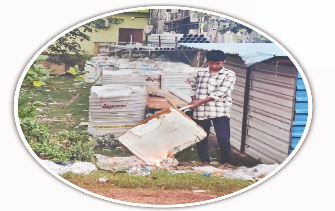 ଗନ୍ଧେଇଲାଣି: ୪ ଦିନ ହେଲାଣି ଅଳିଆ ଉଠୁନି