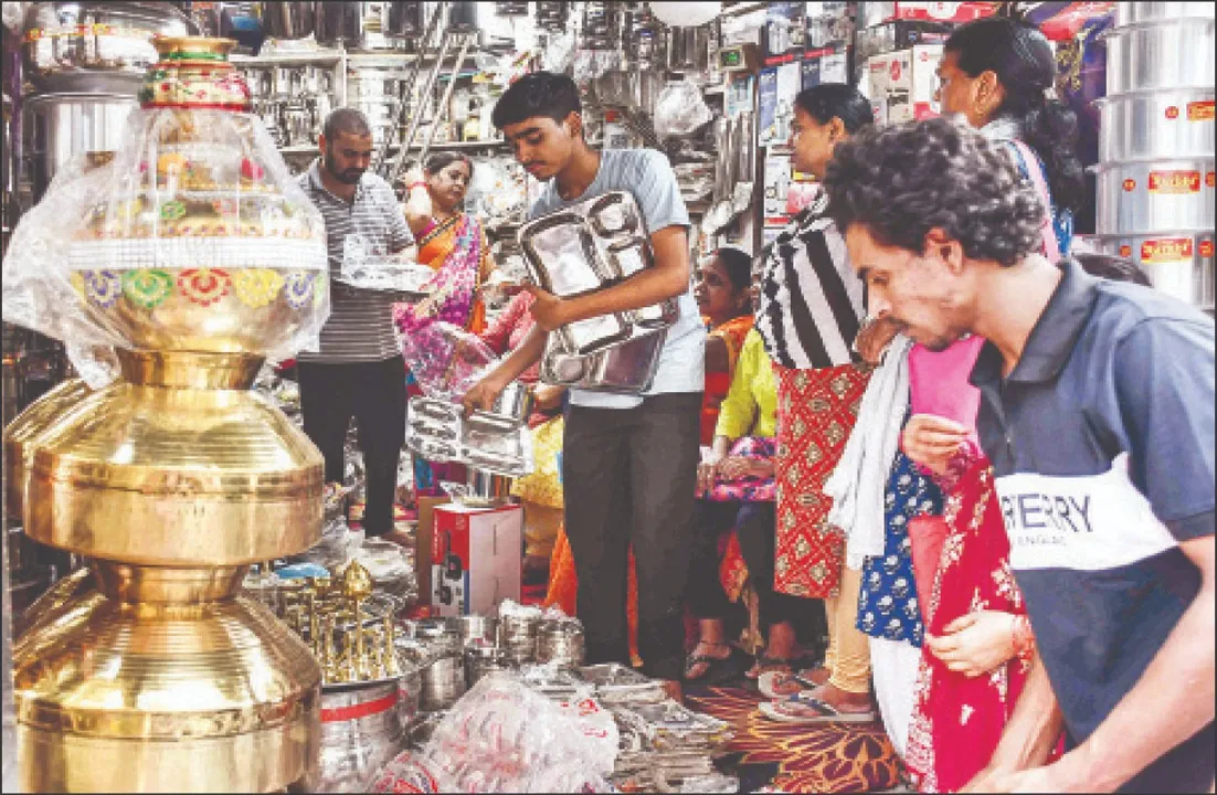  ଦୀପାବଳି ବେପାର ଚମକିଲା: ଦେଶରେ ୬ ଲକ୍ଷ କୋଟି, ରାଜ୍ୟରେ ୧୭ ହଜାର କୋଟି