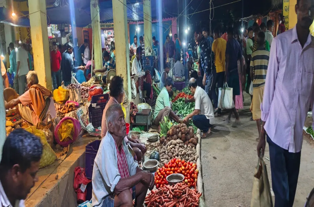  vegetable crisis: ବାଲିପାଟଣାରେ ପରିବା ସଂକଟ: ମାସକ ତଳେ ବିକୁଥିଲୁ, ଏବେ କିଣୁଛୁ