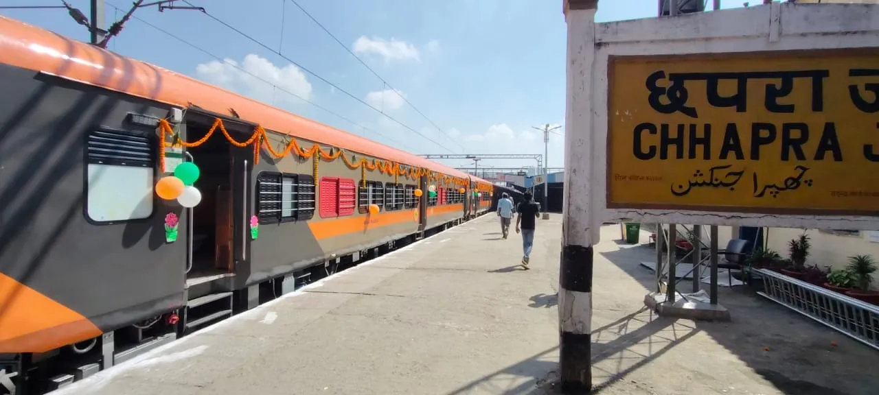  irctc income source Photograph: (@RailMinIndia) 